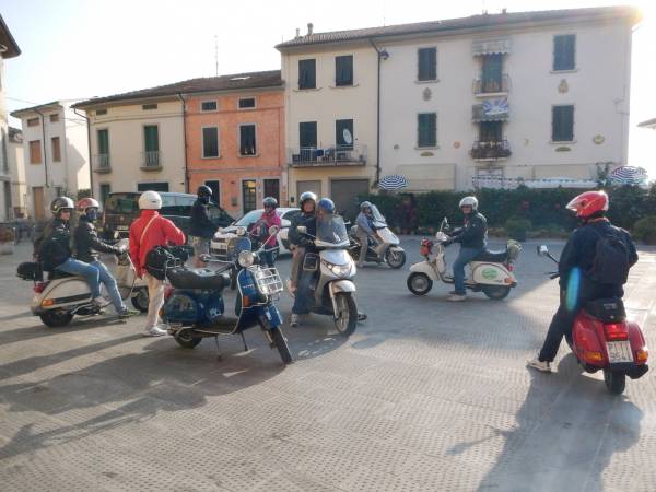 Piazza Donnini ore 8,30 ....si parte!