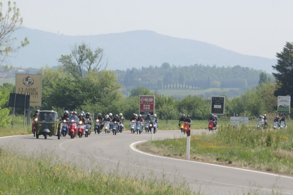 In Vespa al Ponte 2026